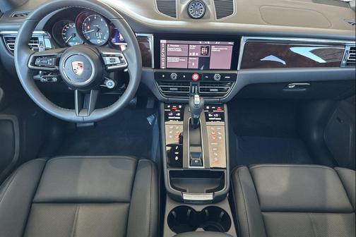 2025 Porsche Macan T