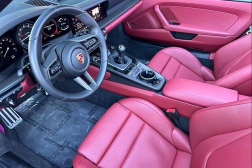 2024 Porsche 911 Carrera GTS