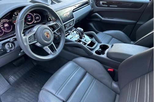 2023 Porsche Cayenne Platinum Edition