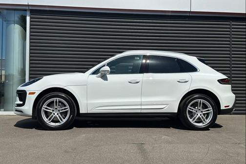 2026 Porsche Macan AWD