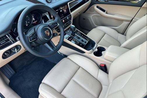 2026 Porsche Macan AWD