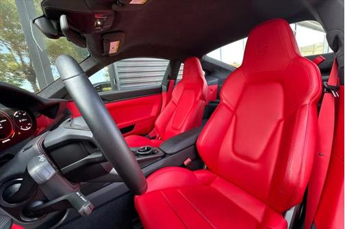 2022 Porsche 911 GT3 w/Touring Package