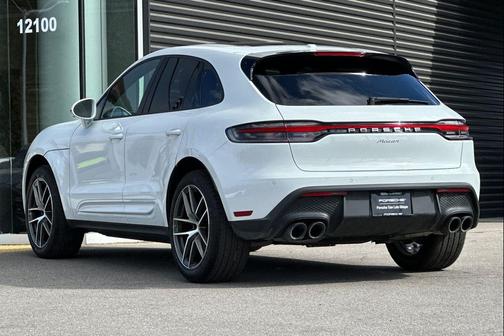 2025 Porsche Macan 