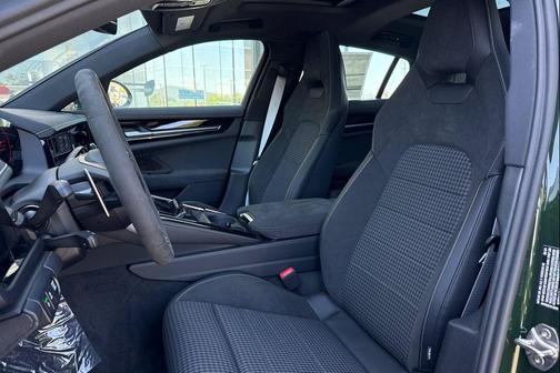 2025 Porsche Panamera RWD