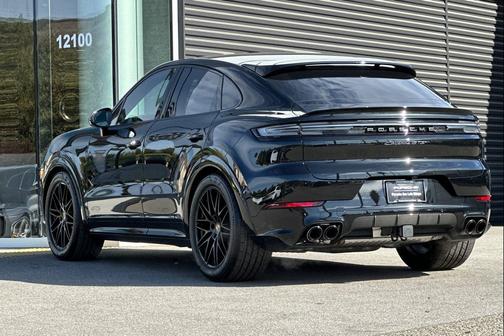 2026 Porsche Cayenne GTS