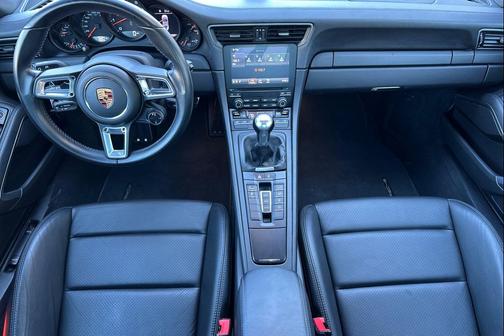 2019 Porsche 911 Carrera GTS