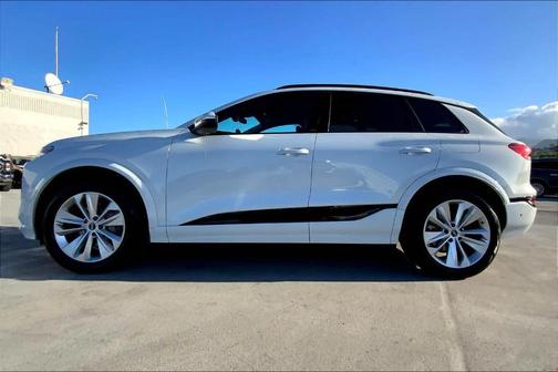 2025 Audi Q6 e-tron Premium