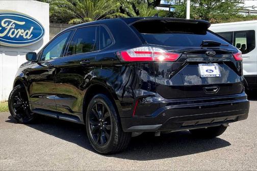 2022 Ford Edge SE