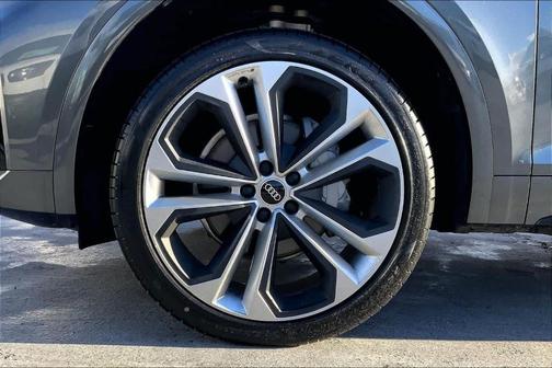 2023 Audi Q5 45 S line Premium Plus