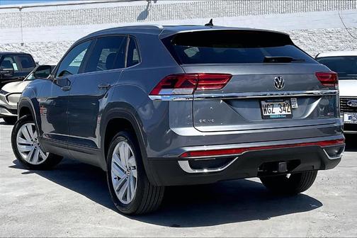 Platinum Gray Metallic 2022 Volkswagen Atlas Cross Sport 3.6L V6 SE w/Technology
