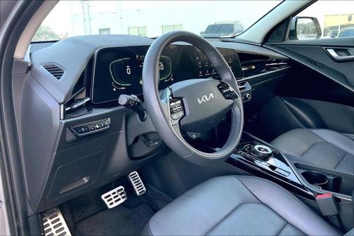 2023 Kia Niro Plug-In Hybrid SX Touring