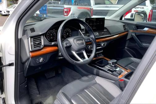2023 Audi Q5 45 S line Premium Plus