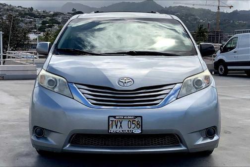 2016 Toyota Sienna LE