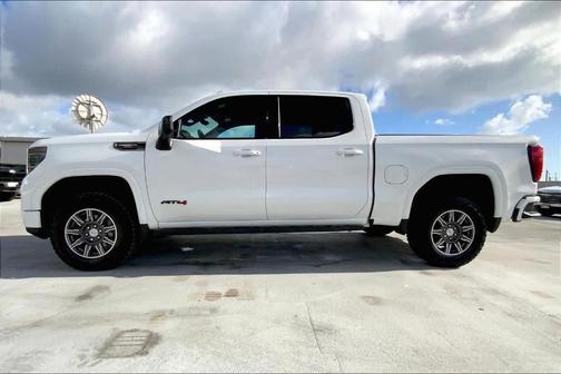 2024 GMC Sierra 1500 AT4