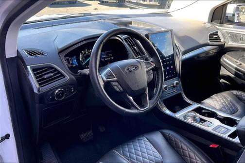 Star White 2024 Ford Edge Titanium