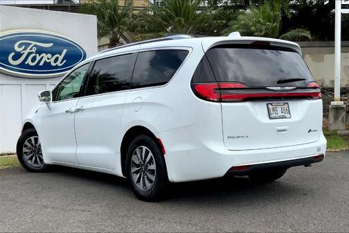 2021 Chrysler Pacifica Hybrid Touring L