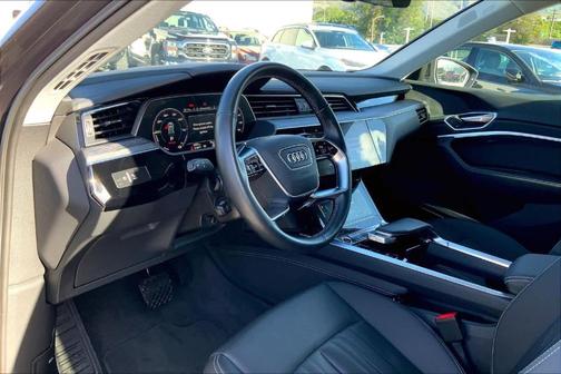 2024 Audi Q8 e-tron Premium