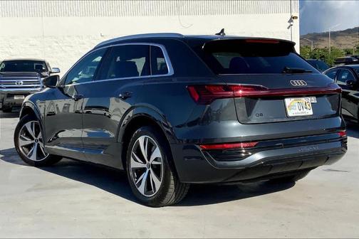2024 Audi Q8 e-tron Premium