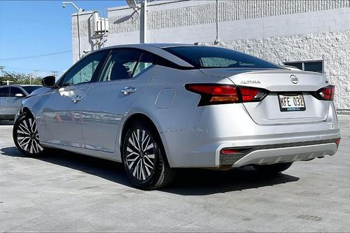 Brilliant Silver Metallic 2024 Nissan Altima 2.5 SV