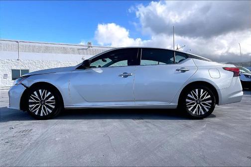 Brilliant Silver Metallic 2024 Nissan Altima 2.5 SV