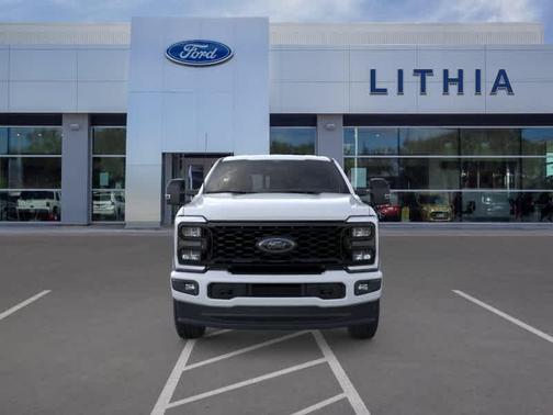 Oxford White 2026 Ford F-350 Lariat Super Duty