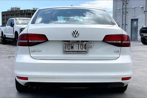 Pure White 2017 Volkswagen Jetta 1.4T S