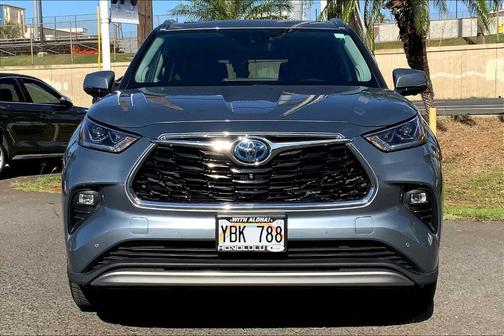 2023 Toyota Highlander Hybrid Platinum