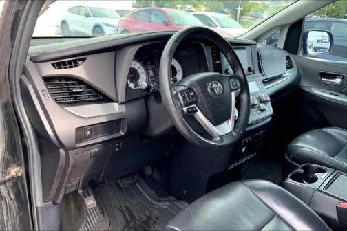 2015 Toyota Sienna SE