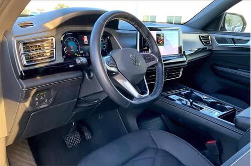 2024 Volkswagen Atlas Cross Sport 2.0T SE w/Technology