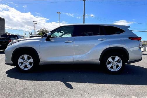 Celestial Silver Metallic 2023 Toyota Highlander Hybrid LE