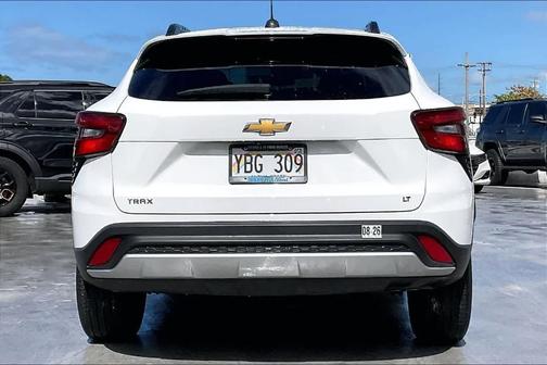 Summit White 2025 Chevrolet Trax LT