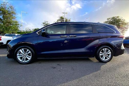 2022 Toyota Sienna Limited