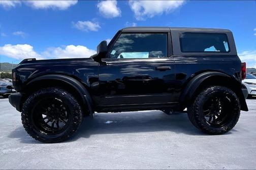 Shadow Black 2022 Ford Bronco Base