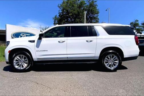 2022 GMC Yukon XL SLT