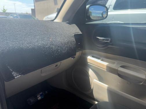 2007 Dodge Magnum Base