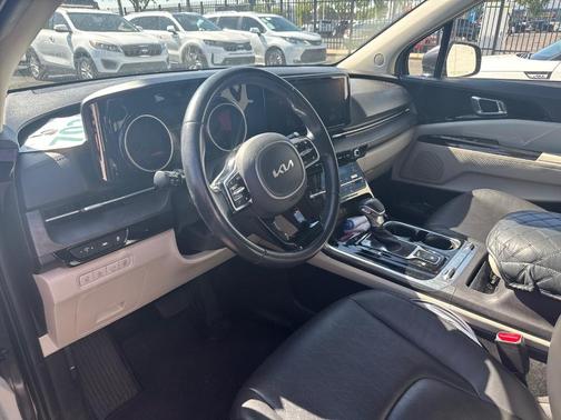 2022 Kia Carnival SX