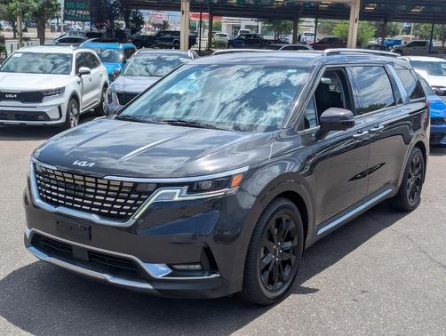 2022 Kia Carnival SX