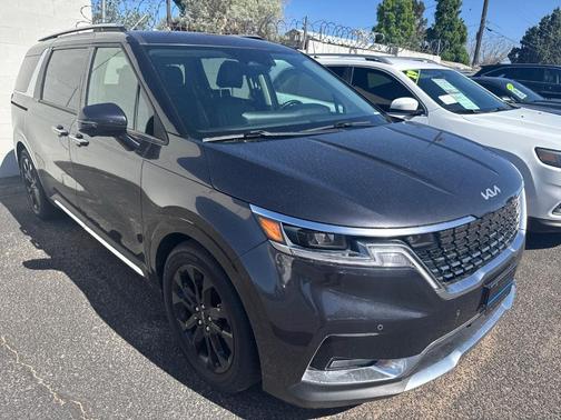 2022 Kia Carnival SX