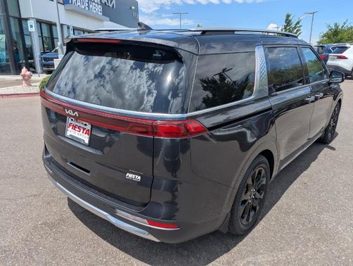 2022 Kia Carnival SX