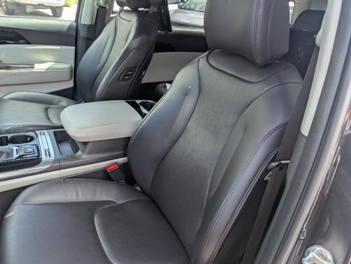 2022 Kia Carnival SX