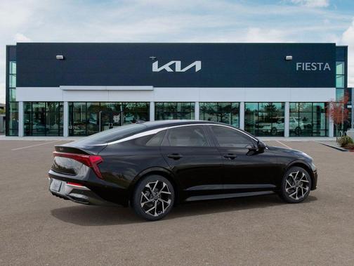 2025 Kia K5 EX