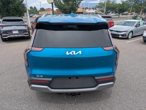 2025 Kia EV9 Wind
