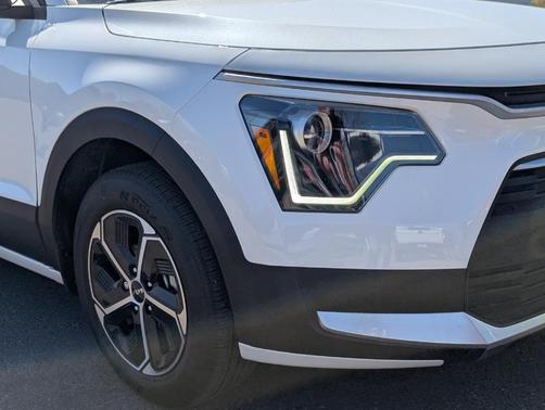 2024 Kia Niro LX
