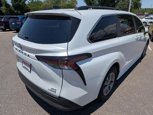 2023 Toyota Sienna XLE