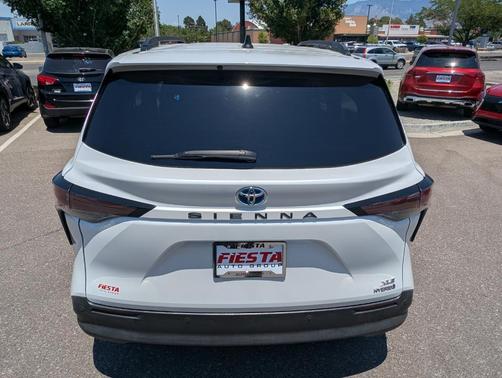 2023 Toyota Sienna XLE