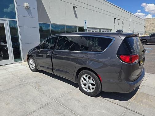 2020 Chrysler Pacifica Touring