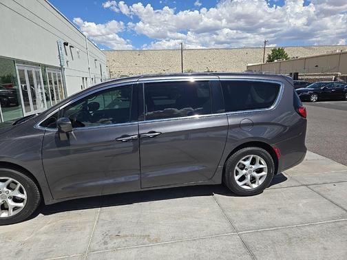 2020 Chrysler Pacifica Touring