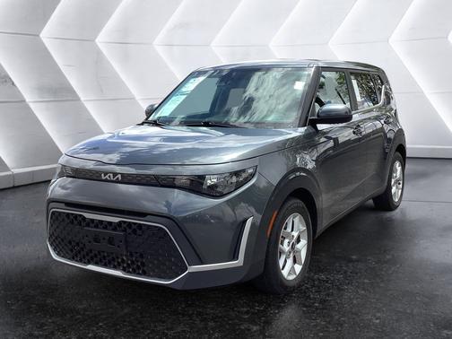Gray 2023 Kia Soul LX