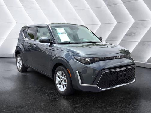 Gray 2023 Kia Soul LX