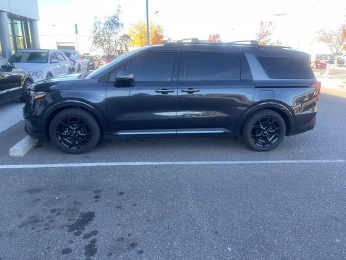 2025 Kia Carnival SX